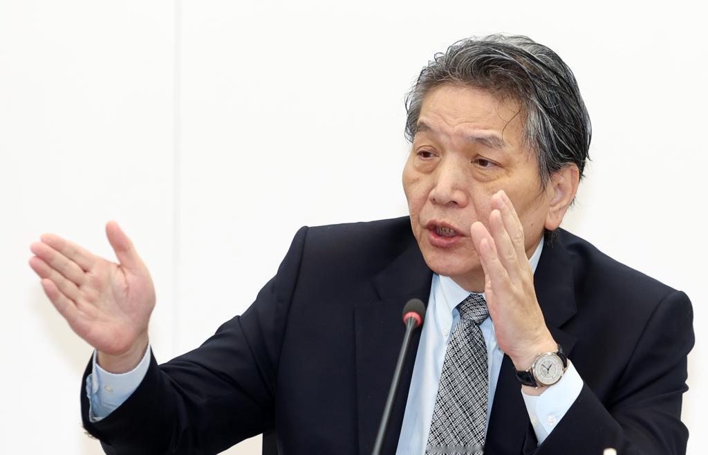 陈菊请辞“监察院长” ，亲民党李鸿钧代理院长
75岁的台“监察院长”陈菊自202