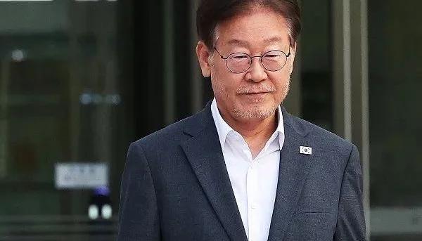 韩国民主制度崩盘？总统演讲遭当面羞辱，反对党公开宣战终结政权。韩国民主恐怕要沦为