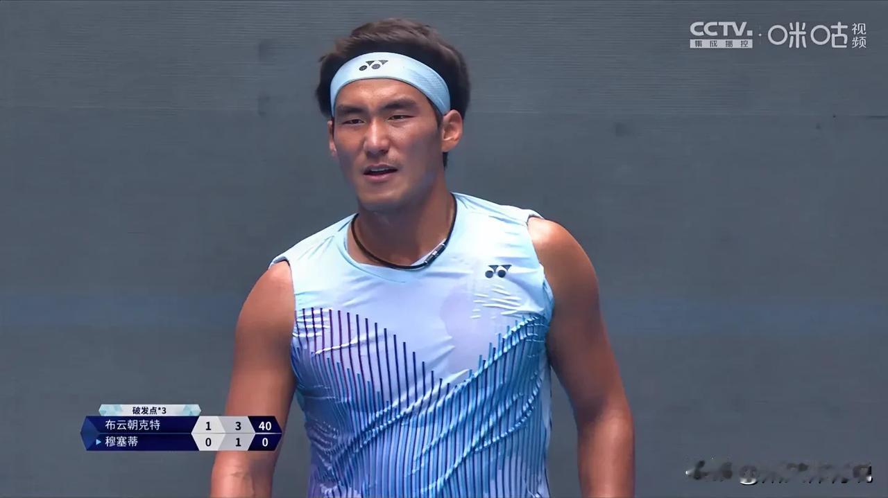 布云朝克特，冉冉升起的“未来之星”：

1、 ATP250 杭州站，他进入 4强