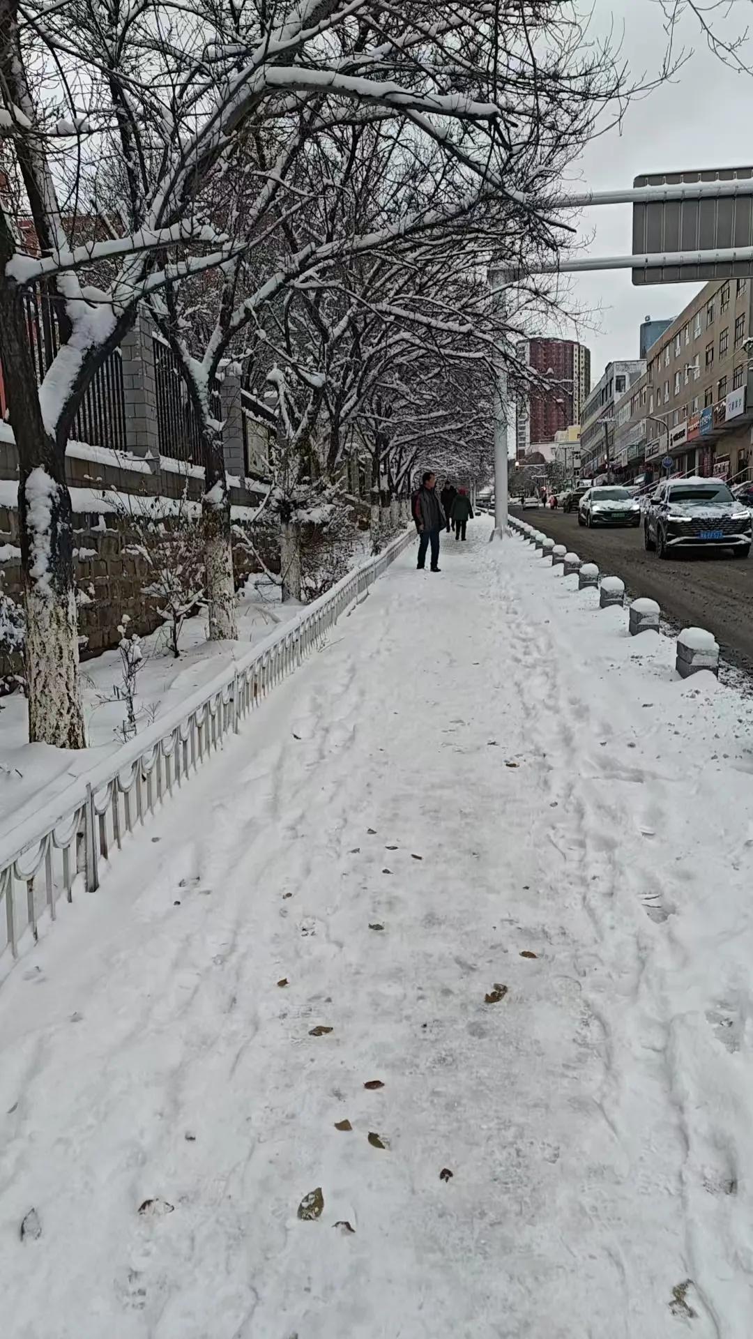 下雪天自己一个人逛街的时候觉得世界最安静