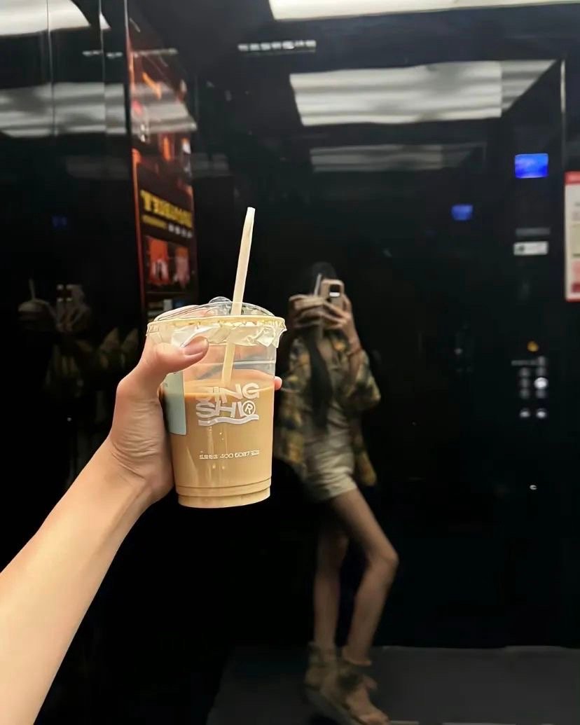 𝐄𝐧𝐣𝐨𝐲对坦白的烂人没有一丝反感 对装真诚的蠢货厌烦至极 ​​​
