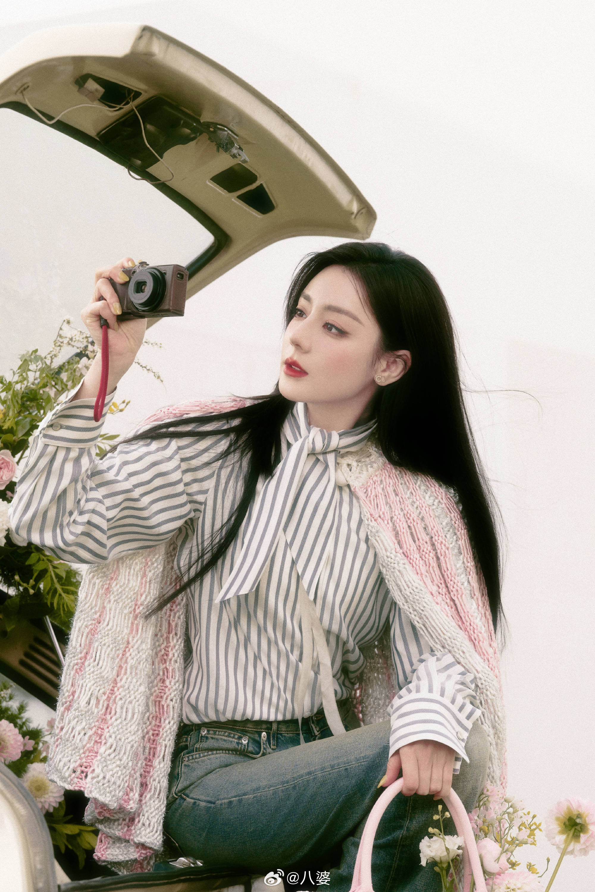 迪丽热巴 滞留迪拜这场风波从来不是“没赶上秀”那么简单。内娱团队的出行安全规范到