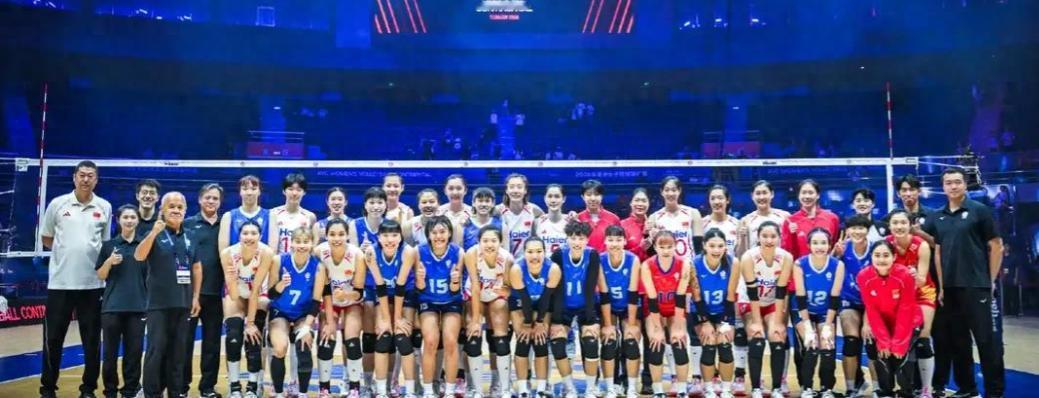 *中国香港女排这回彻底认清现实了！
中国女排与中国台北女排赛后的温馨合影，不仅是