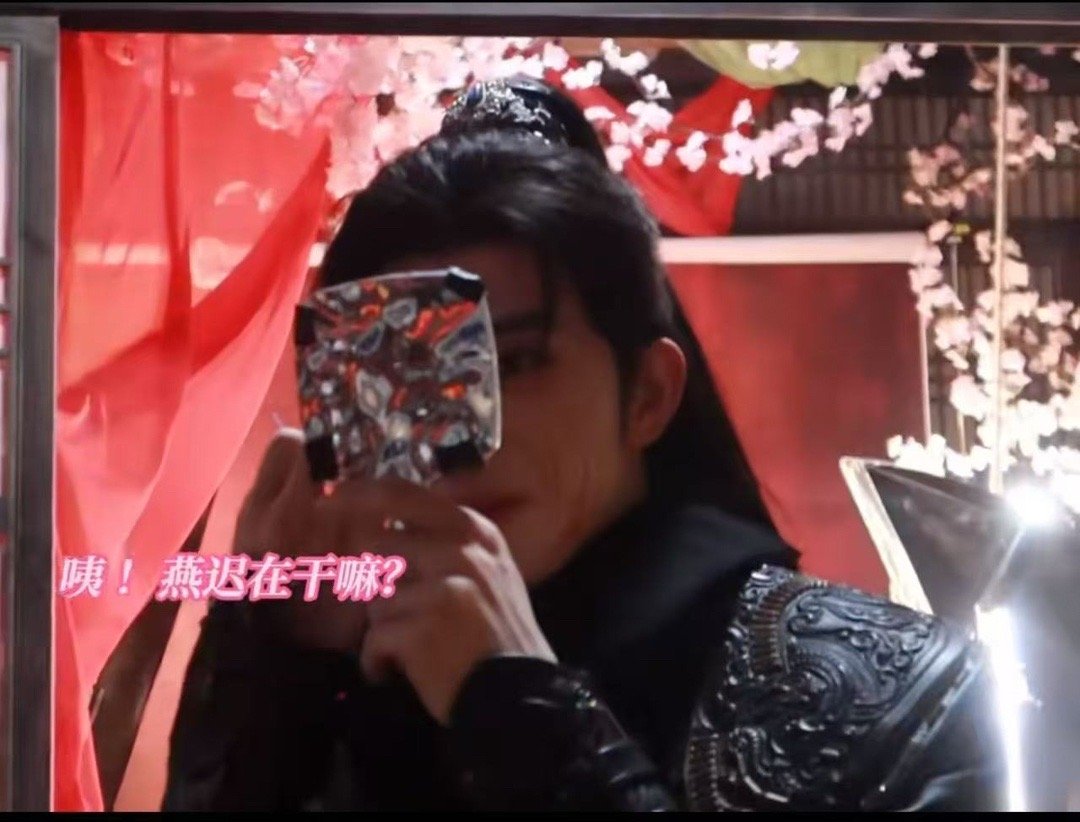 敖瑞鹏自己化的战损妆敖瑞鹏真的是宝藏男孩啊哈哈，他还有什么不会的呢？连化妆都会！