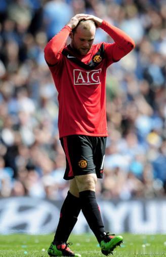 【英超曼联首发:鲁尼领衔曼联残阵 香川范佩西缺席】北京时间12月15日，曼联客场