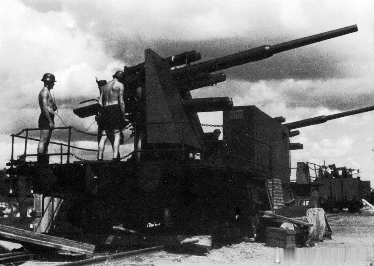 1943年德军赫尔曼-戈林装甲师的Flak 36／37型88毫米高射炮在那不勒斯