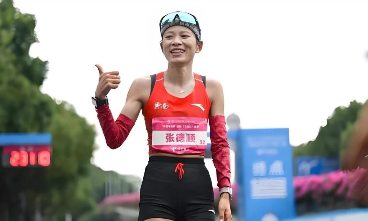 离谱！张德顺遵义马拉松，刚跑200米就直接退赛，背后真相太惊人！
 
很多人说她