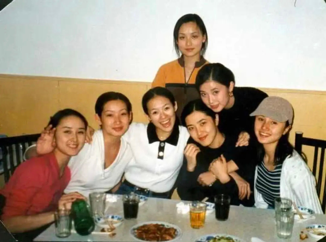 曾黎真的是中戏百年难遇大美女吗？她之前营销过这个，我真没觉得她当时多漂亮。。 子