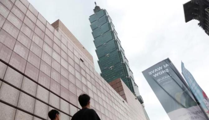 台湾欢呼，中国飞机来了！ 就在昨天（7月4日），中国官方报道了大陆的航空公司已经