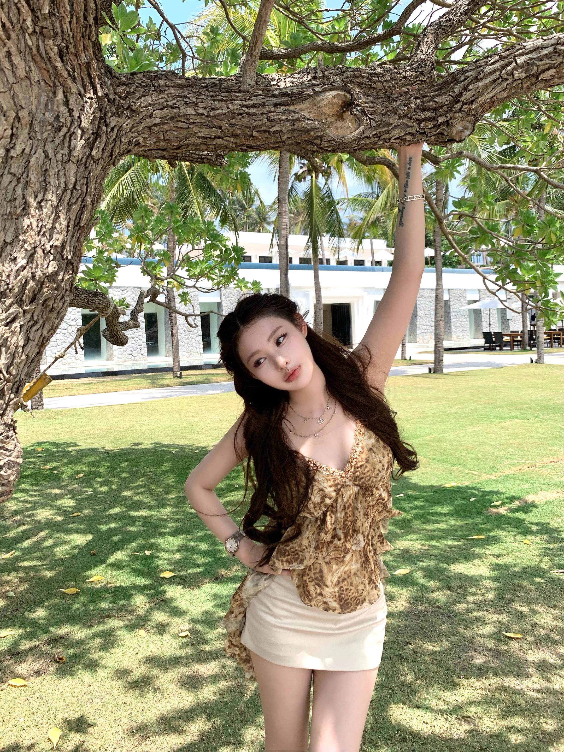 比起美 我更喜欢阳光明媚的生命力。