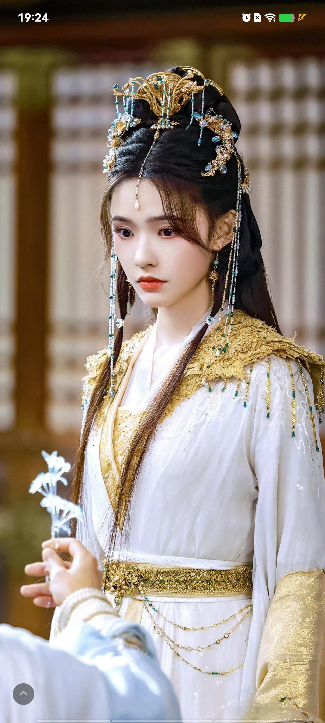 阿谁就像一捧温暖烛光照进了唐俪辞冰冷的世界，“以我之血，续你之命”就是...