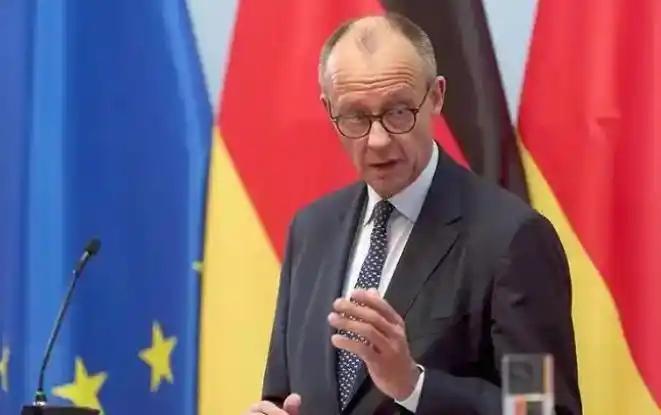 默茨对美国的态度挺值得玩味。从她的一些言行来看，她在一定程度上表现出对美国亦步亦