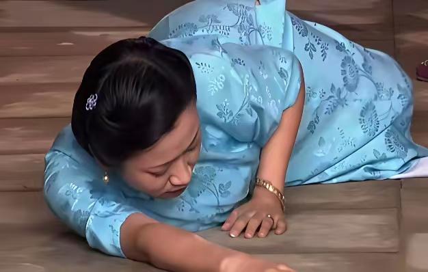 槐花那一嗓子“我是丫头，也比你这千人骑的强”，其实杨九红挺善良的，你敬他一尺，她