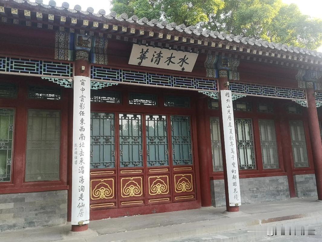 你当年最想考的大学是哪所年少时总把考入清华当作人生目标，挑灯夜读，奋力向前。如今