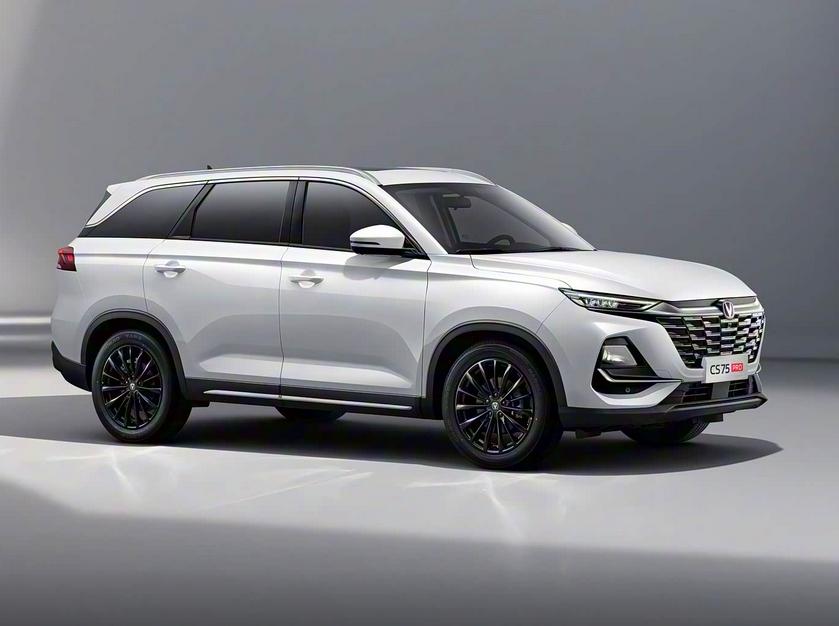 新增手动挡、换装发动力 新款长安CS75PRO上市
日前，长安汽车宣布，2026
