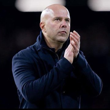 阿恩·斯洛特谈到萨拉赫在对阵巴黎圣日耳曼的比赛中一分钟未出场时说：“比赛的最后阶