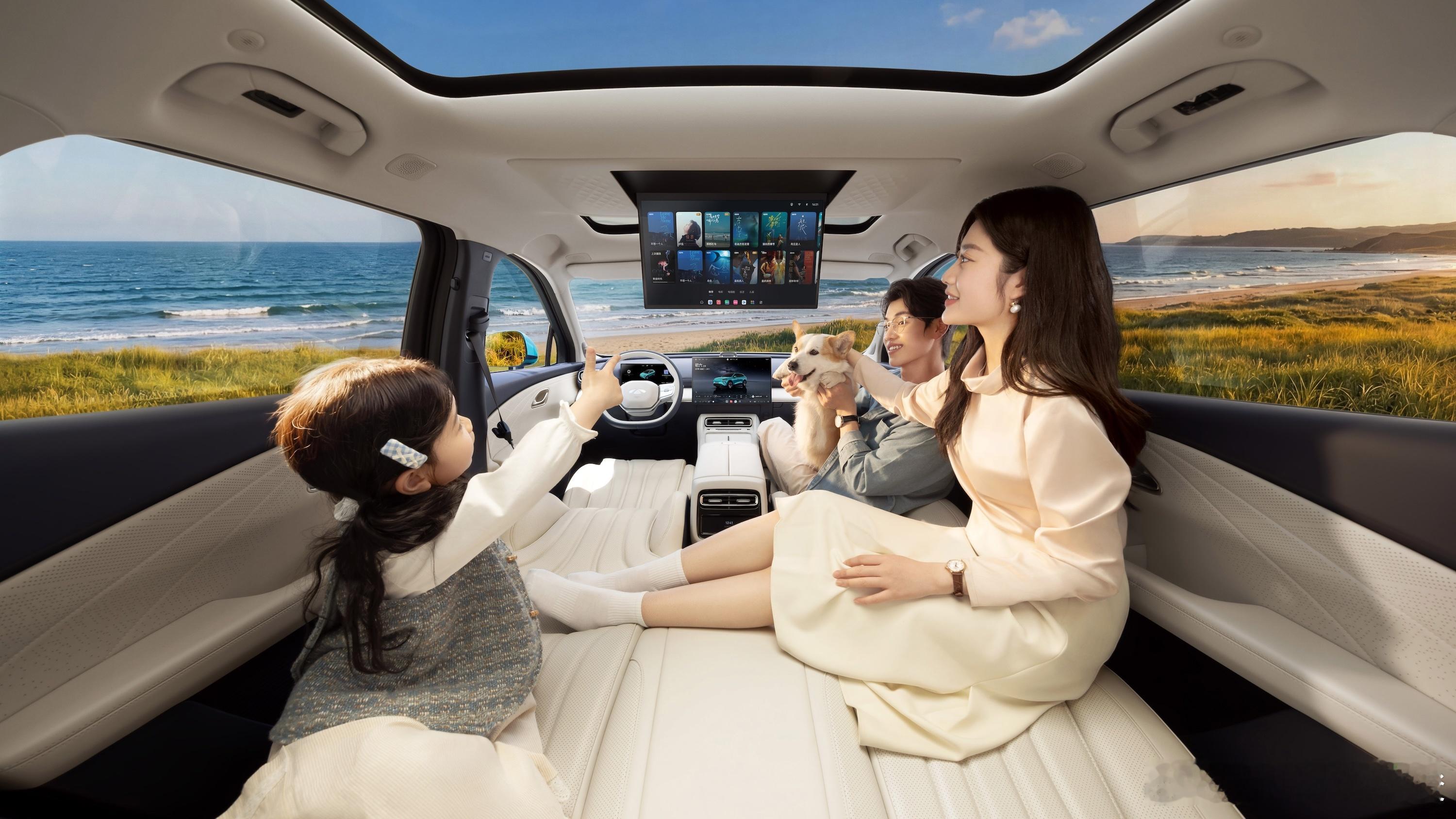 风云T9L上市了，12.99万起，这价格有点东西。看了下车，造型是有点东方美学那