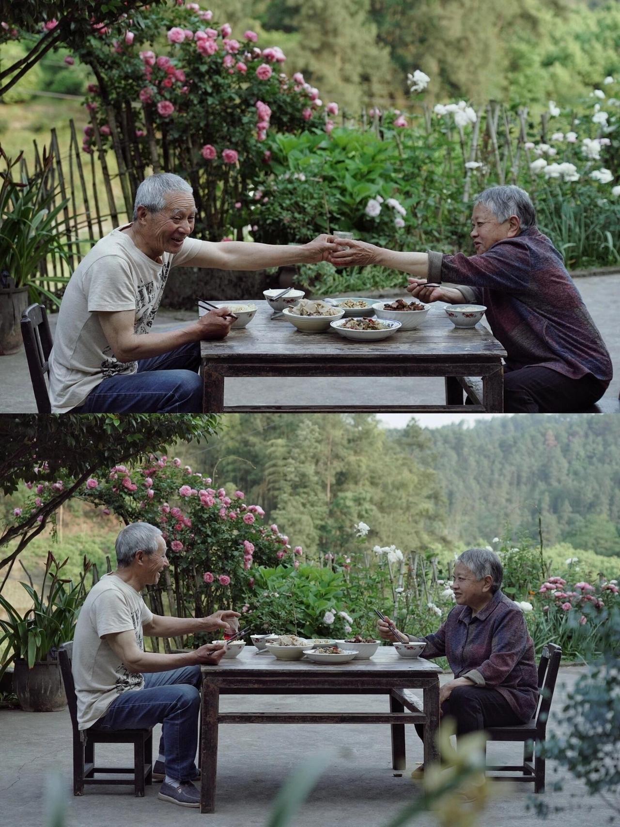 爷爷年轻时是海军，退伍后就回到重庆乡下，和奶奶守着这栋三层小楼，房子是他几十年前