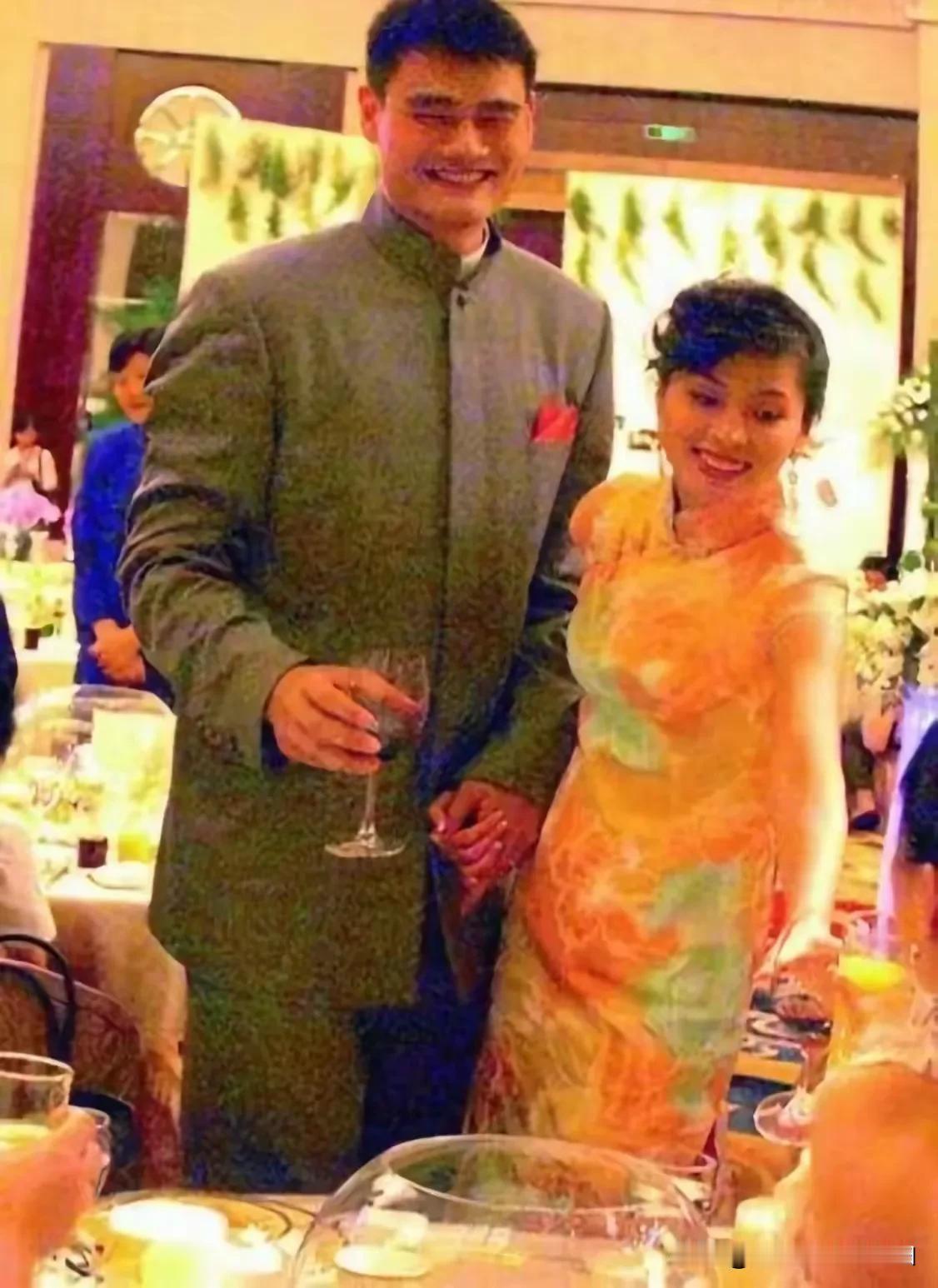 乍一看，还以为是大衣哥朱之文呢……[尬笑][尬笑][尬笑]