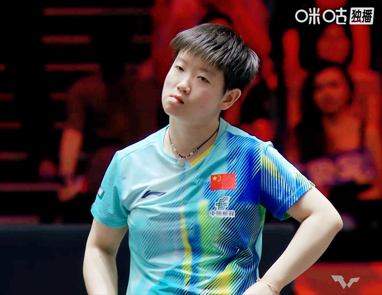 我去！理性球迷大爆发！
大喊：都闭嘴！

前三局
孙颖莎2:1领先

第四局
开