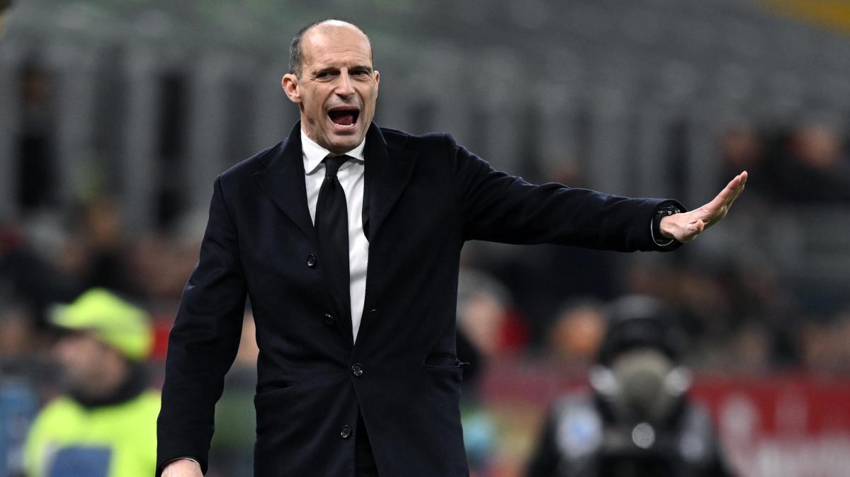 【阿莱格里再平纪录】
阿莱格里本赛季执教米兰，米兰在意甲前30轮联赛中输球不超过