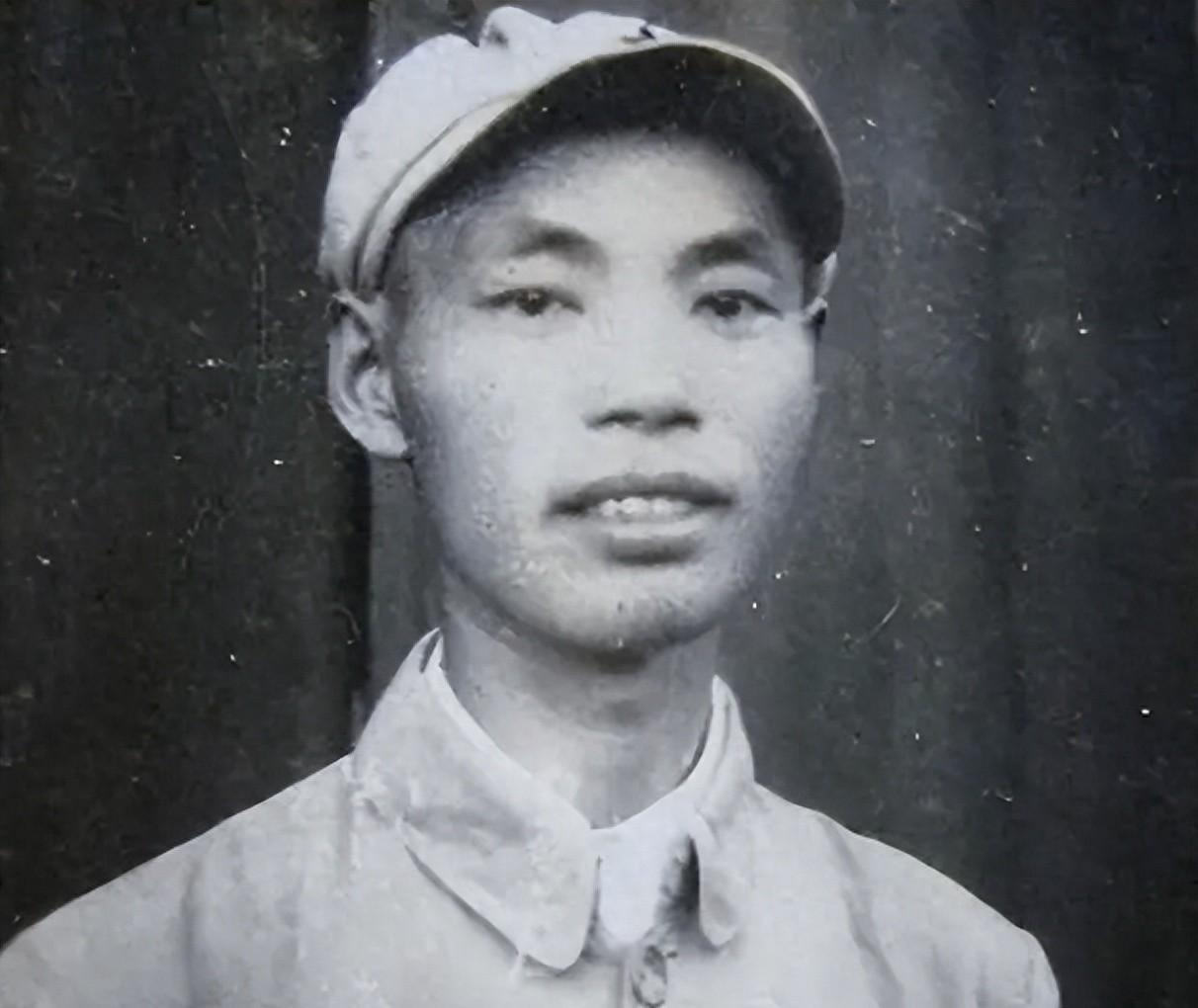 开国中将鲍先志离家近二十年后返乡时大声斥责族人，从此再没有回过故乡的原因是什么？