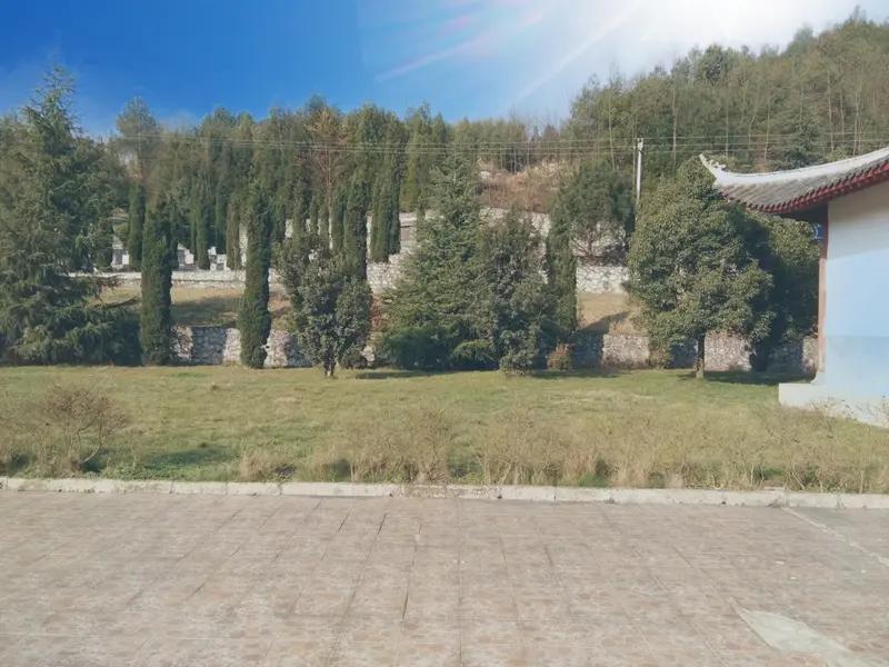 脑洞一下！墓地20年使用权，难道是来自这句老话？
 
偶然看到一句调侃：“二十年