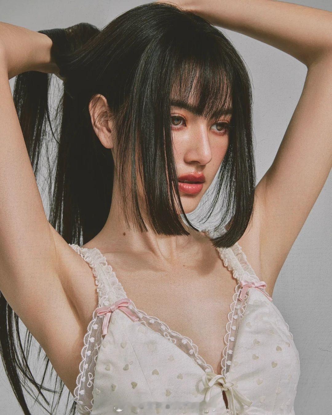 Mai Davika黛薇卡ins晒照，身高175cm模特出身的她，走得了御姐路线