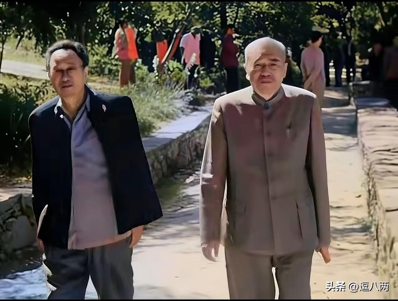 他是我最崇拜的人之一！

一生刚正不阿、坚守真理。

特殊时期，他不顾个人安危，