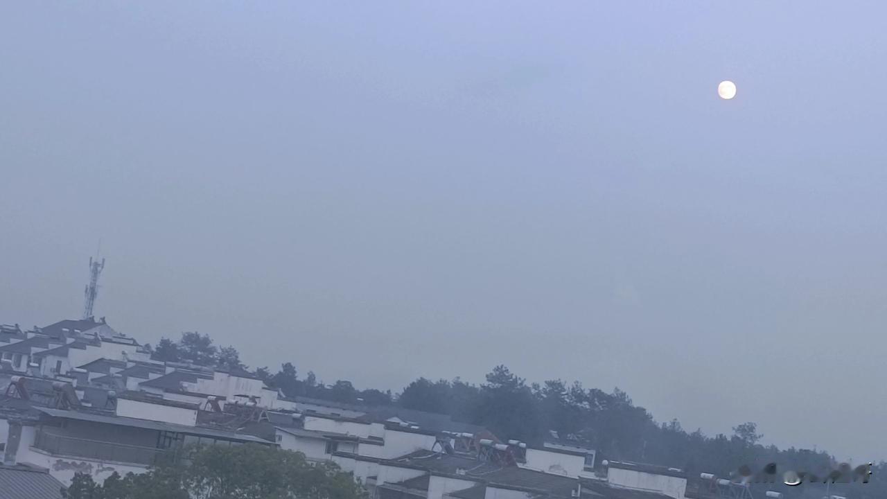 中秋之夜，小镇宁静，岁月静好！