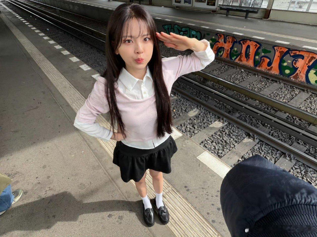 杨超越杨超越与闻澜合约到期火箭少女101已全员离开原公司 恭喜杨超越与闻澜文化合