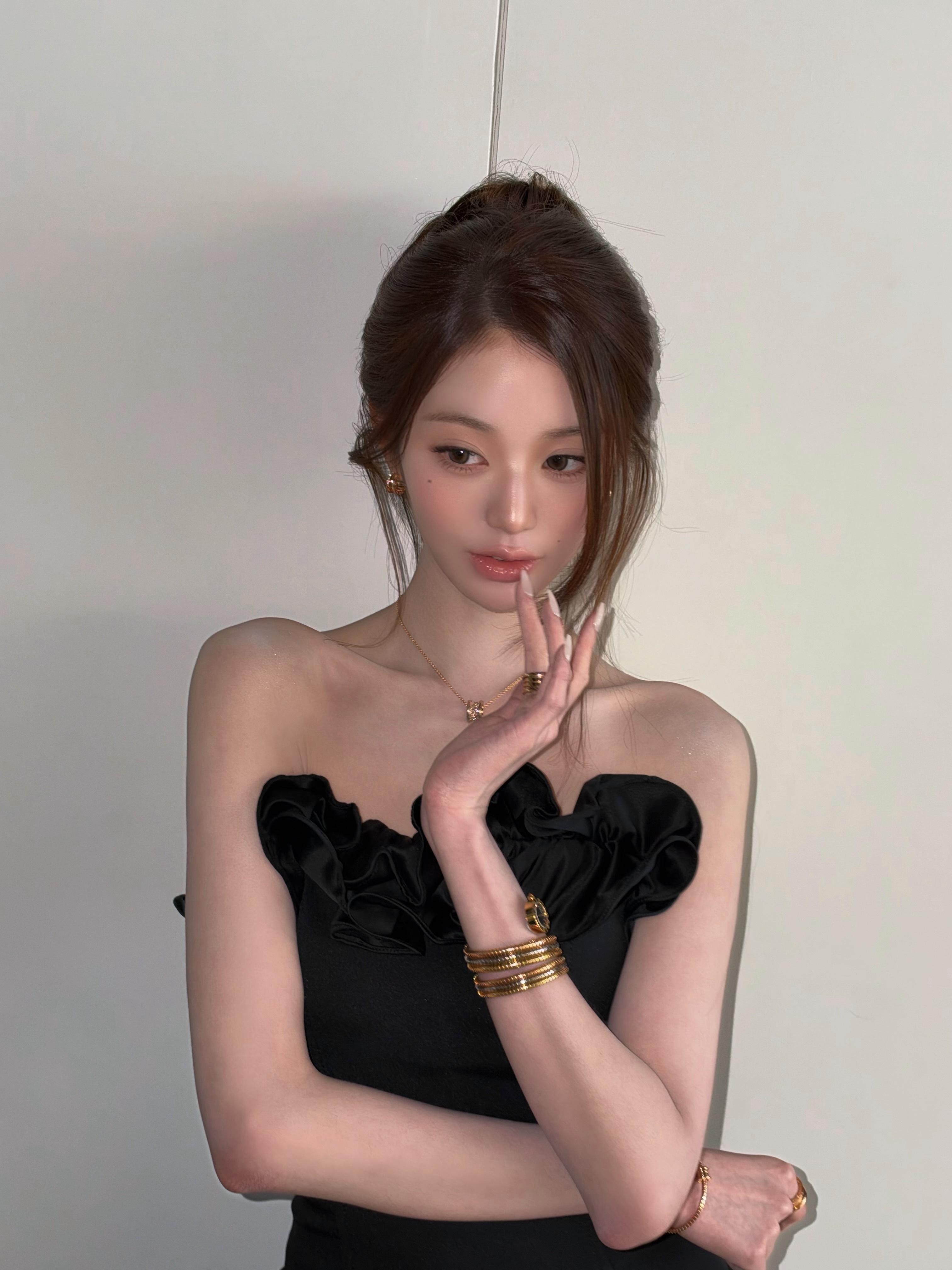 张元英给金智媛让C张元英宝格丽活动出图人美心善的满分女💯 