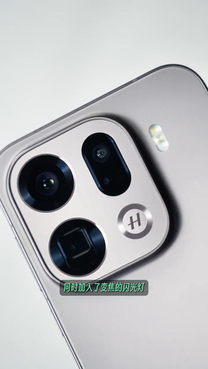 新机来了，时隔3年，OPPO Find X9告别奥利奥。
没了奥利奥，没了双长焦