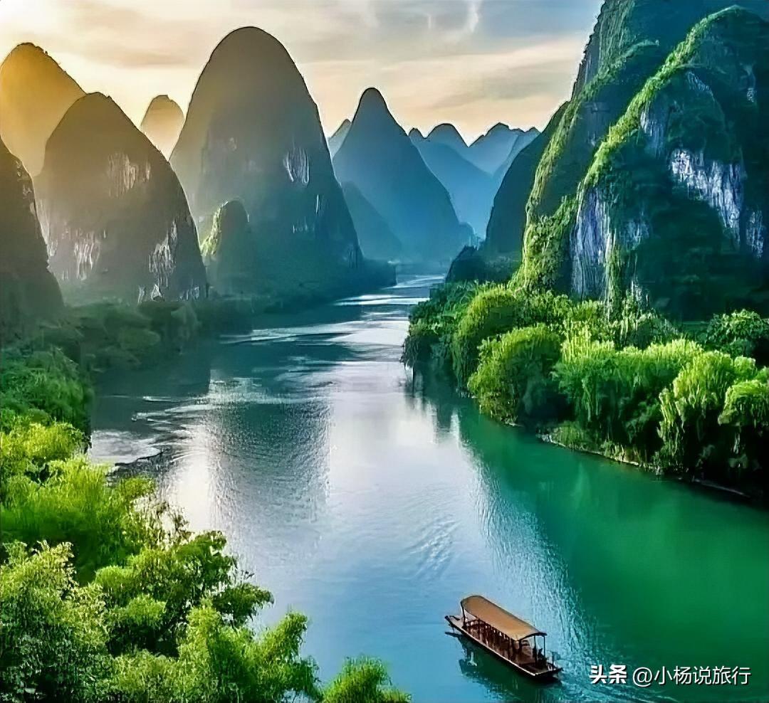 广西最美的十个地方，看看你去过几个？

1. 桂林漓江，以百里画廊冠绝全国，竹筏