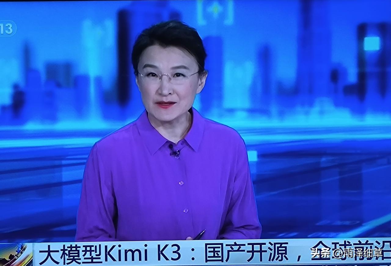 《新闻1+1》，不同于《新闻联播》，也不同于访谈类节目，它每期的话题都紧贴时事，