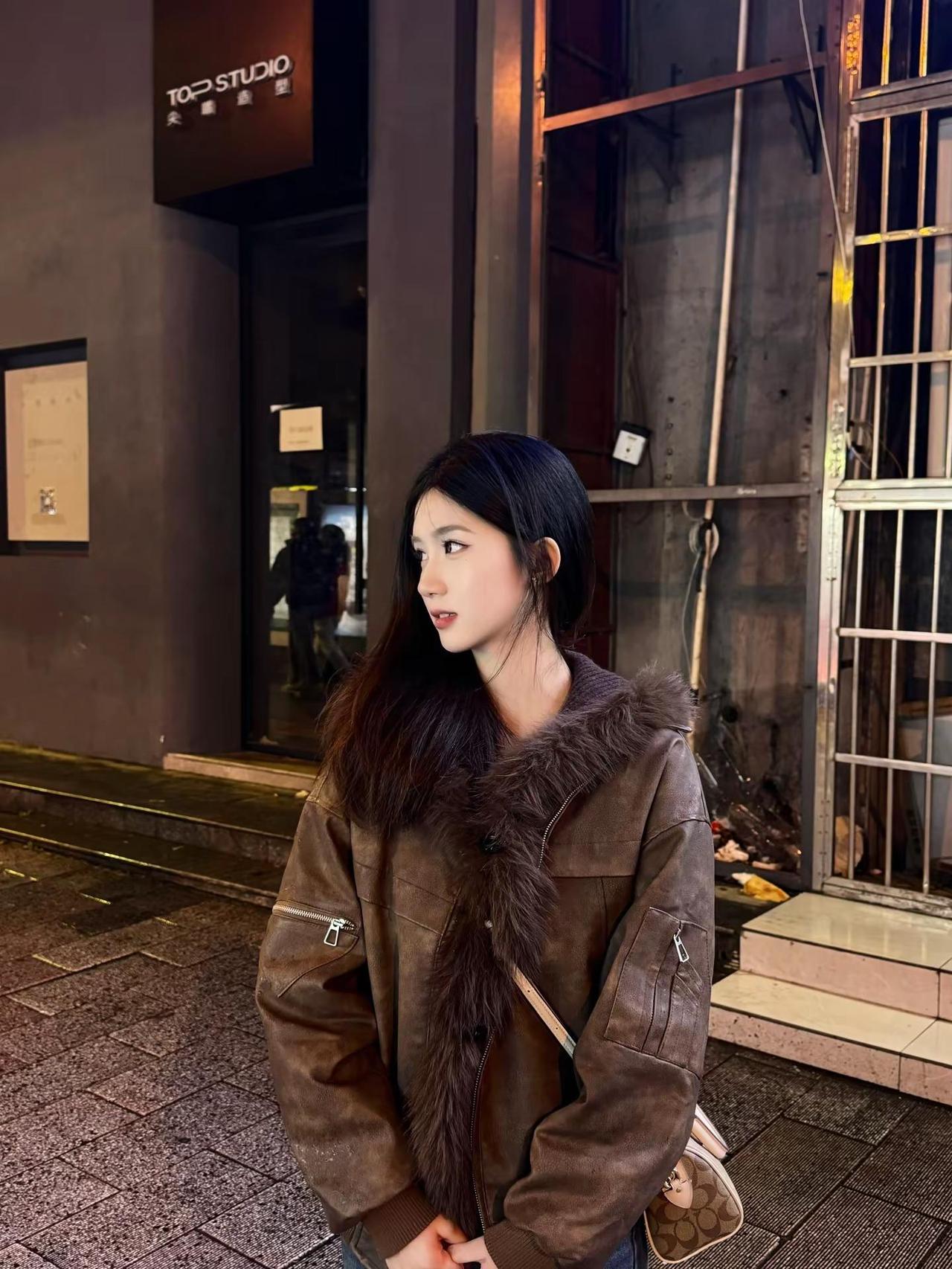 如果真的有上天视角 我好想知道我在你心里到底是怎样的存在 仅此而已