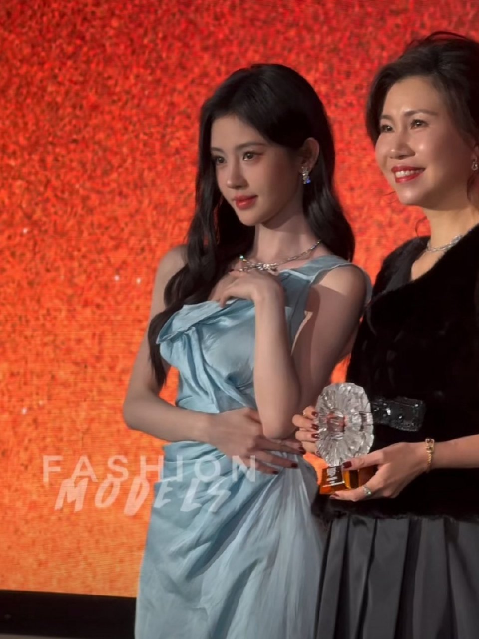 鞠婧祎、陈昊宇、张予曦，今晚线下活动生图&饭拍🈶就喜欢看一些美女在名利场上的s