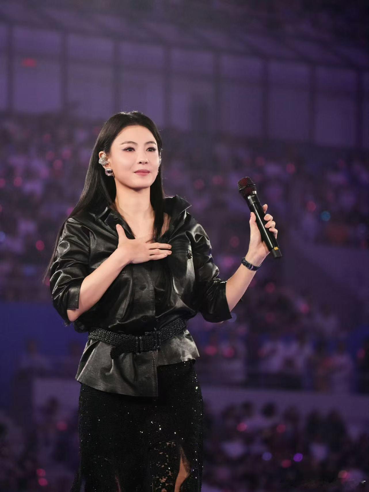 李昊演唱会嘉宾 张柏芝 张柏芝三周前就在秘密练歌了！重返红馆给李昊当嘉宾，还和星