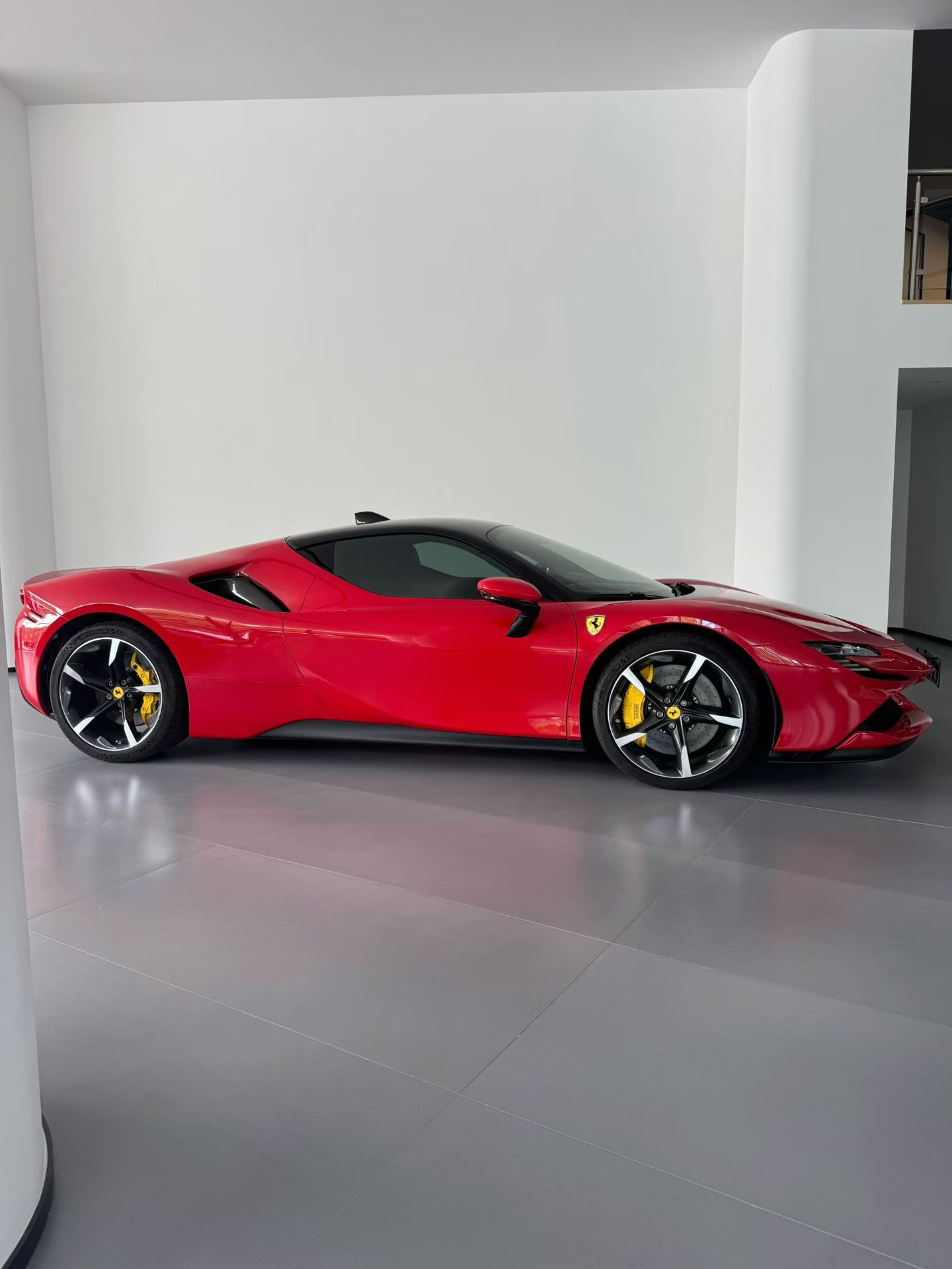 二手400万左右价位超跑流通率最高车型！法拉利SF90 硬顶、二手行情从390-