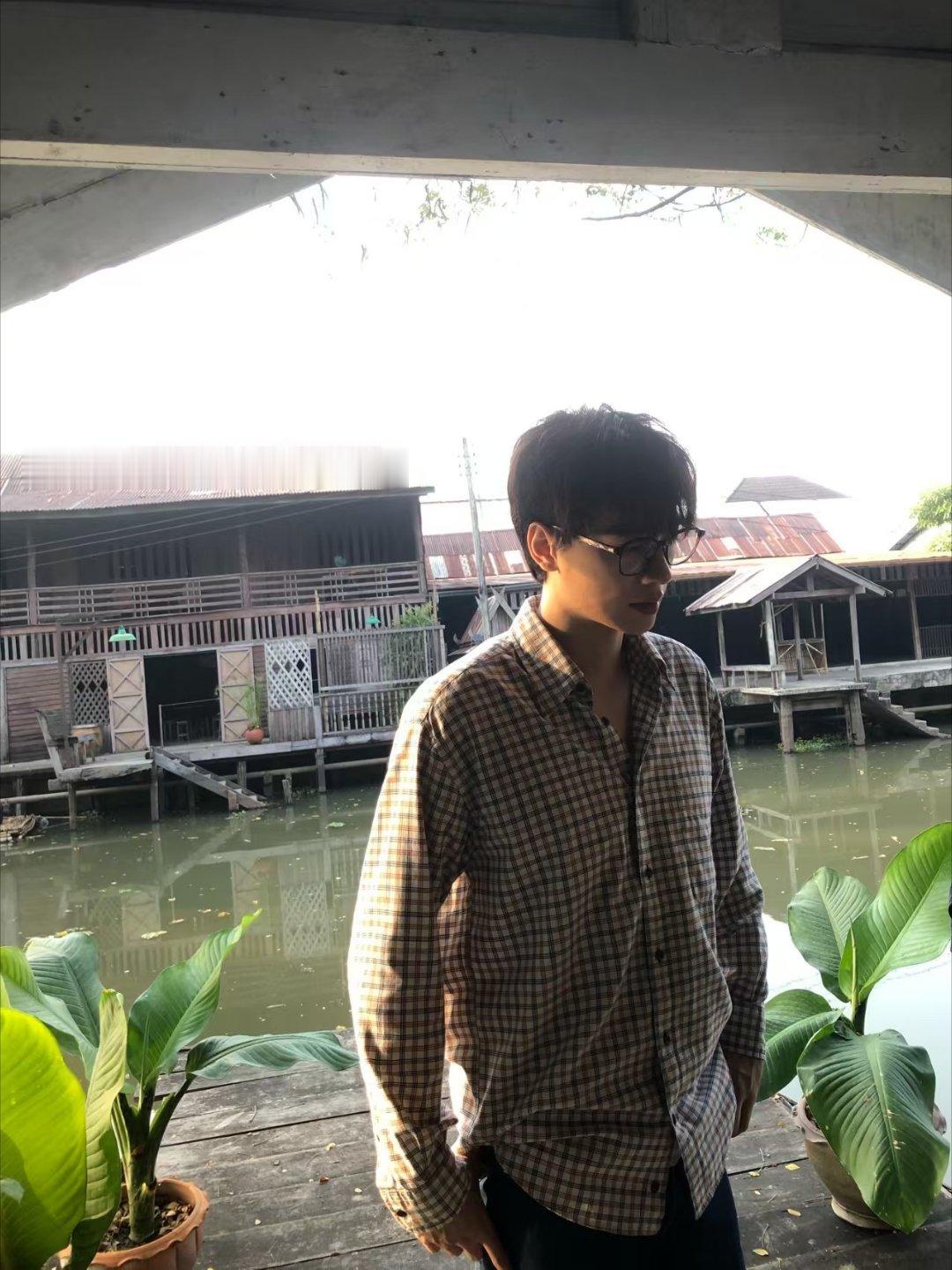 很萌但我依旧站前世哥kengnamping