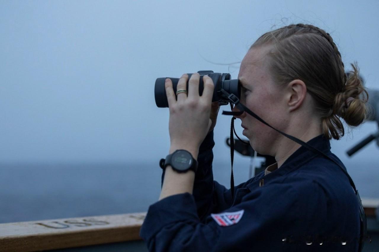 🇺🇸美国欧洲司令部公布了参与追击俄罗斯油轮“贝拉1号”行动的普通士兵的照片。