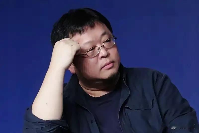 罗永浩，是不是该自我审视、反省一下自身？
     怎么这多人都在说他的不是呢？