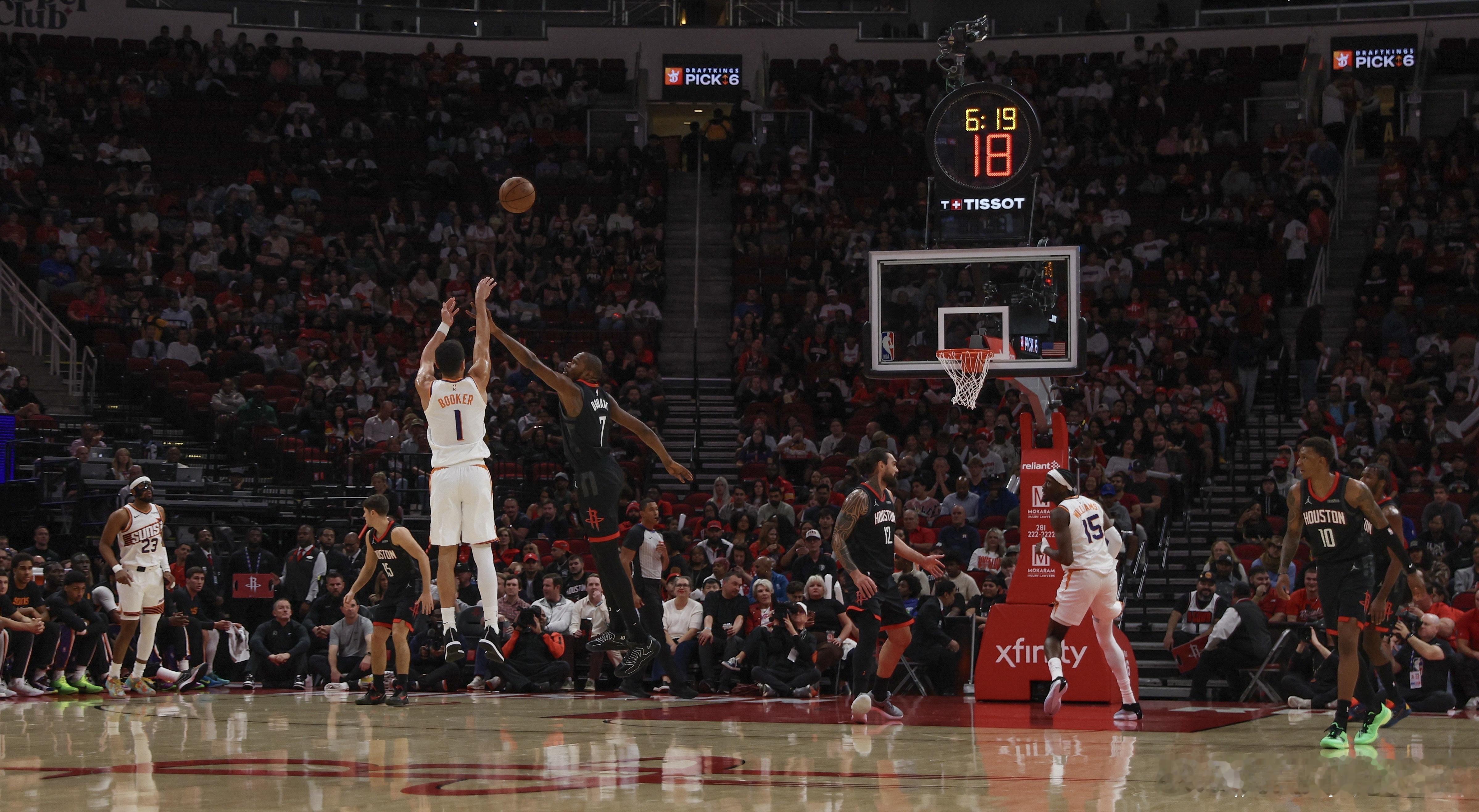 科比怀特杜兰特NBA科比·怀特做客节目，选出心中六大单挑高手。怀特名单：欧文、杜