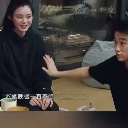 何猷君约会奚梦瑶直接包场何猷君这个忘包场了 豪门少爷的浪漫翻车实录！精心包场影院