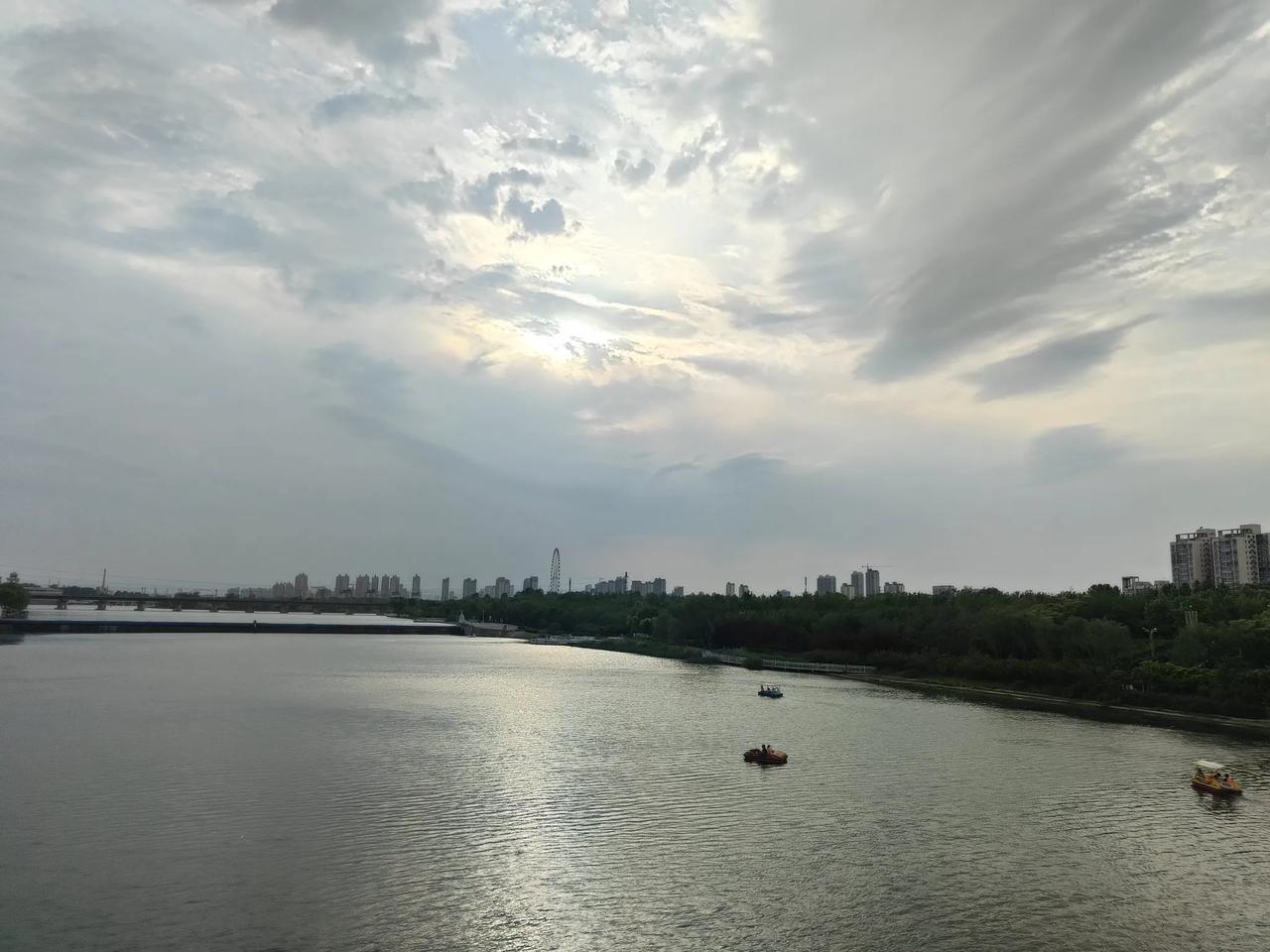 最近这几天邢台没到下午的时分，特别是到了四五点的时候就会发生很大的变化，如果有时