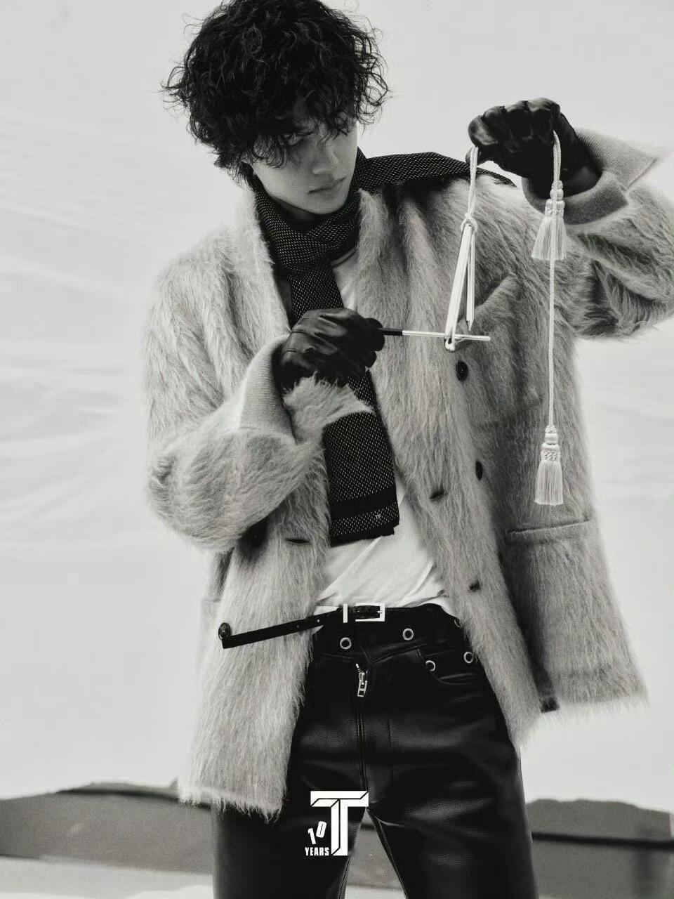 王一博素颜的权威我早知早觉王一博T锦绣12月刊封面 王一博素颜拍杂志