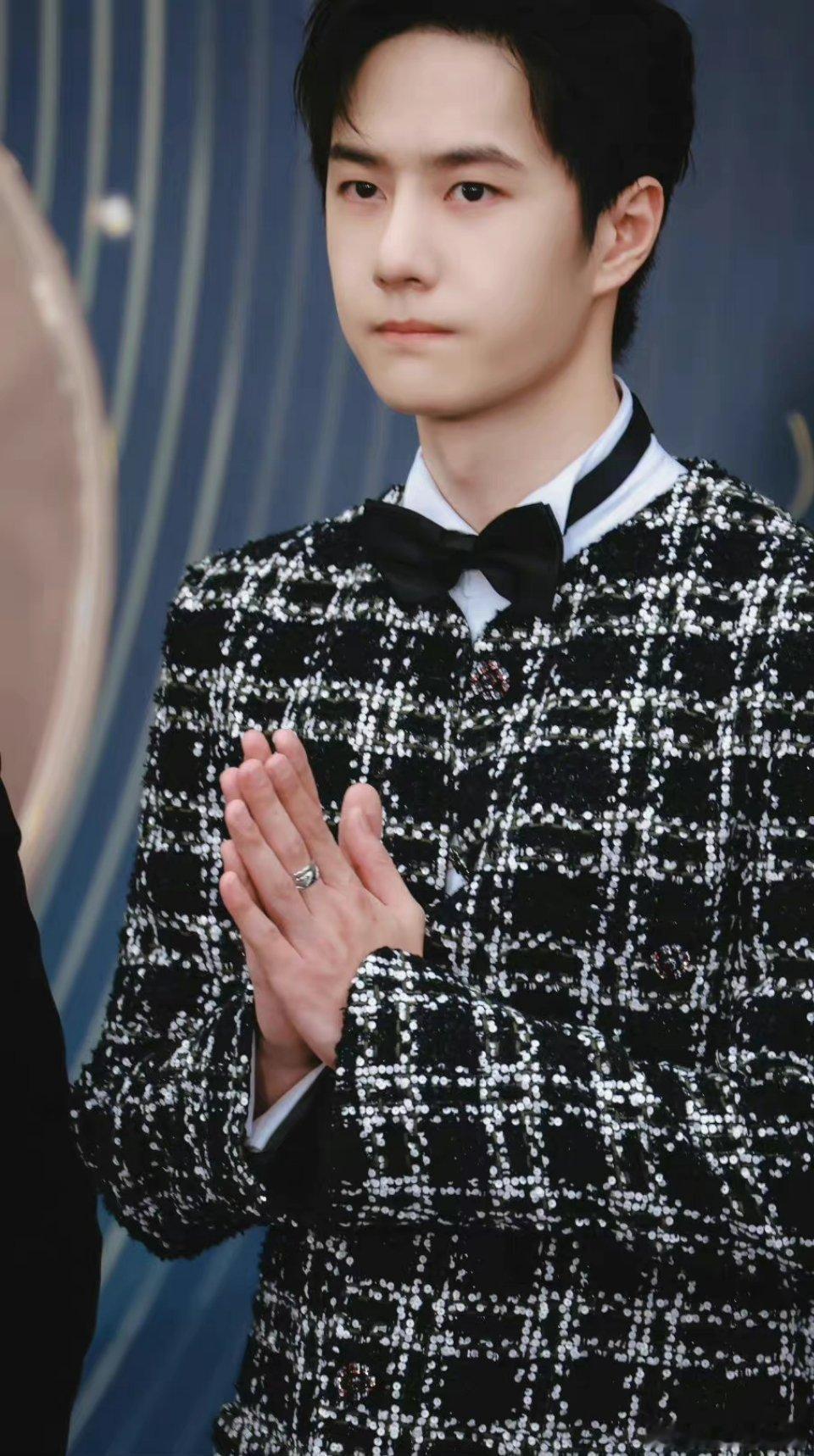 很喜欢博博的手啊！力量感满满！ ​​​