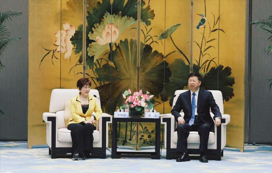 果然还得是洪秀柱，敞亮！
 
7月17日，杭州。国台办主任宋涛与台湾国民党前主席