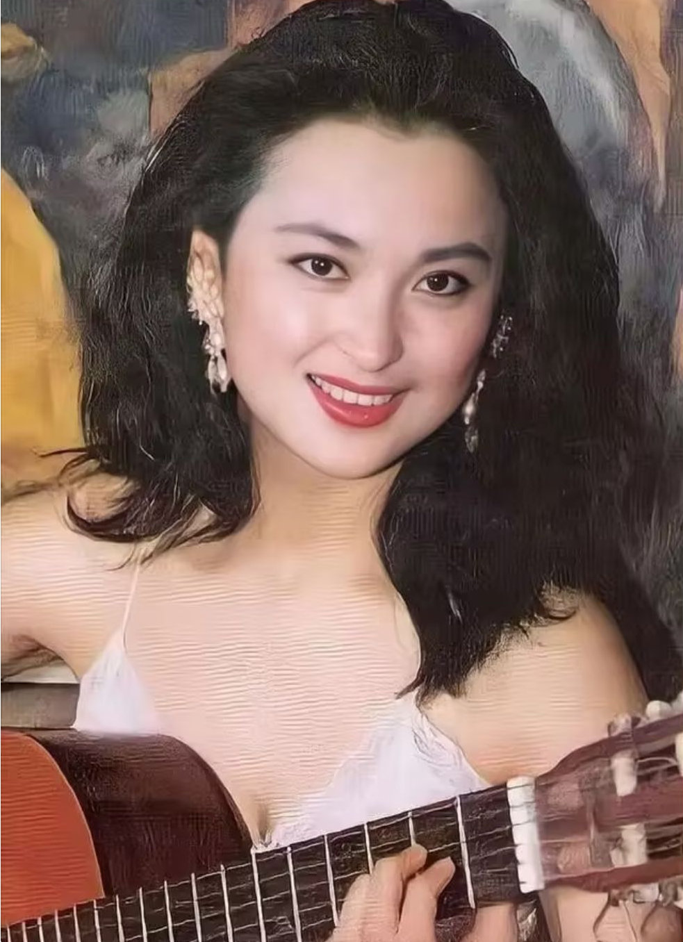 56岁王璐瑶近况曝光！嫁给地产商生下一女，如今婚姻幸福被宠成公主 