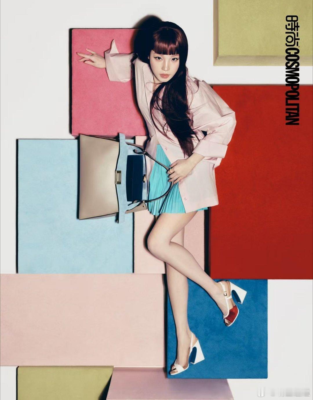 宋雨琦COSMO芭比奇遇大片宋雨琦登上COSMO首封，COS芭比演绎奇遇大片。造